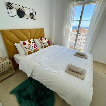 Hill Sea View מנילבה