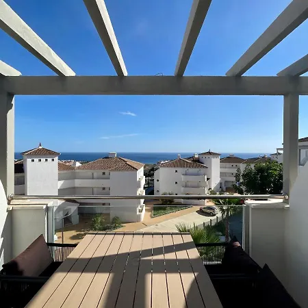 Hill Sea View Apartment