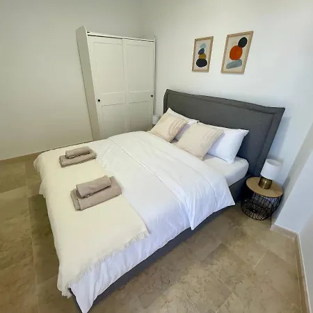 Hill Sea View Apartment